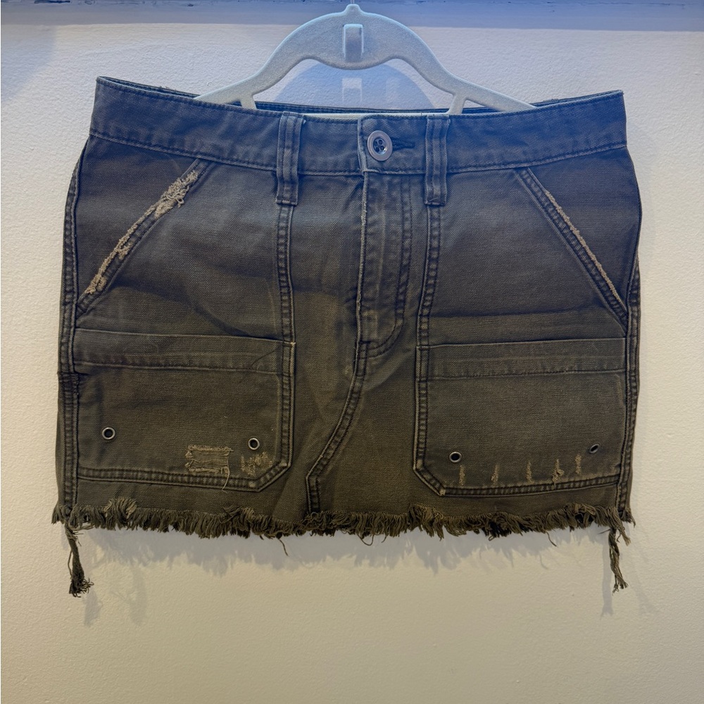 Free People size 26 khaki green mini skirt in good used condition